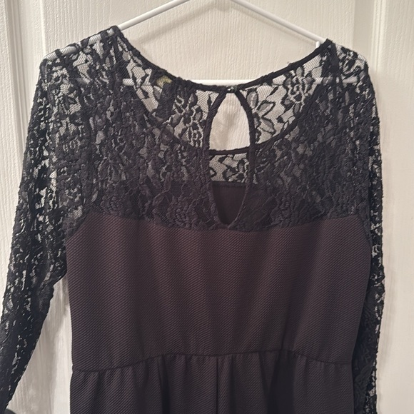 F21+ lace romper - Picture 3 of 3